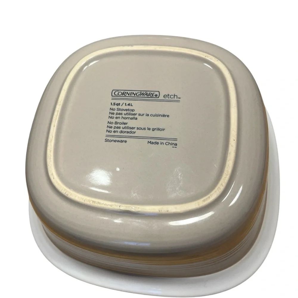 CorningWare Casserole Etch Stoneware Dish – 1.5 Qt / 1.4L